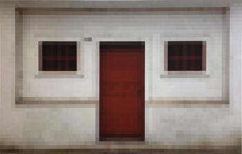  Frente con puerta roja y dos ventanas